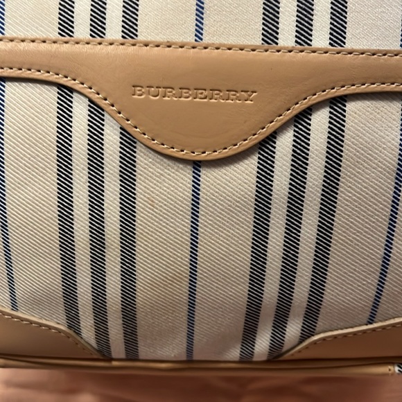 EUC authentic Burberry shoulder bag - Picture 3 of 10